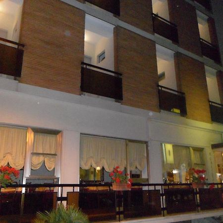 Hotel Galileo Rimini Bagian luar foto