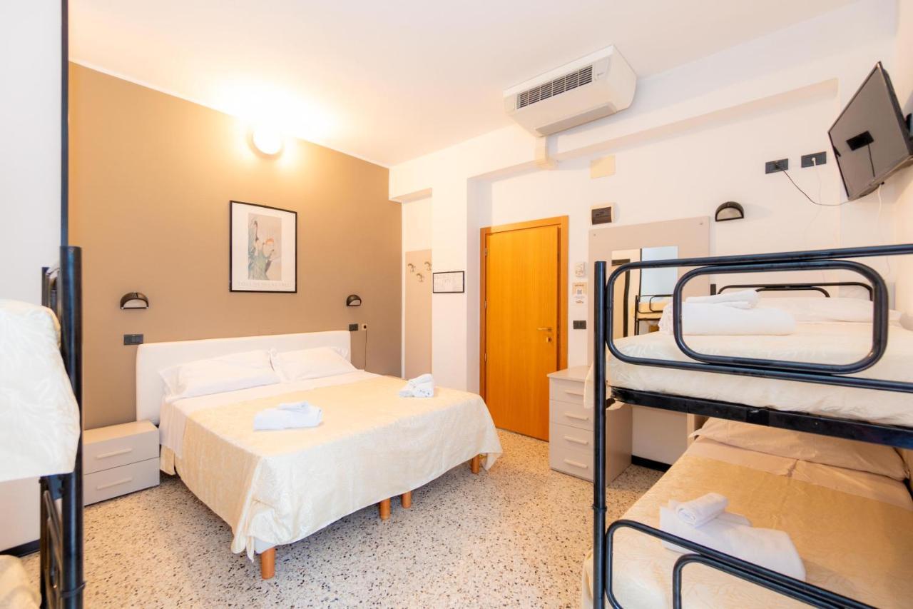 Hotel Galileo Rimini Bagian luar foto