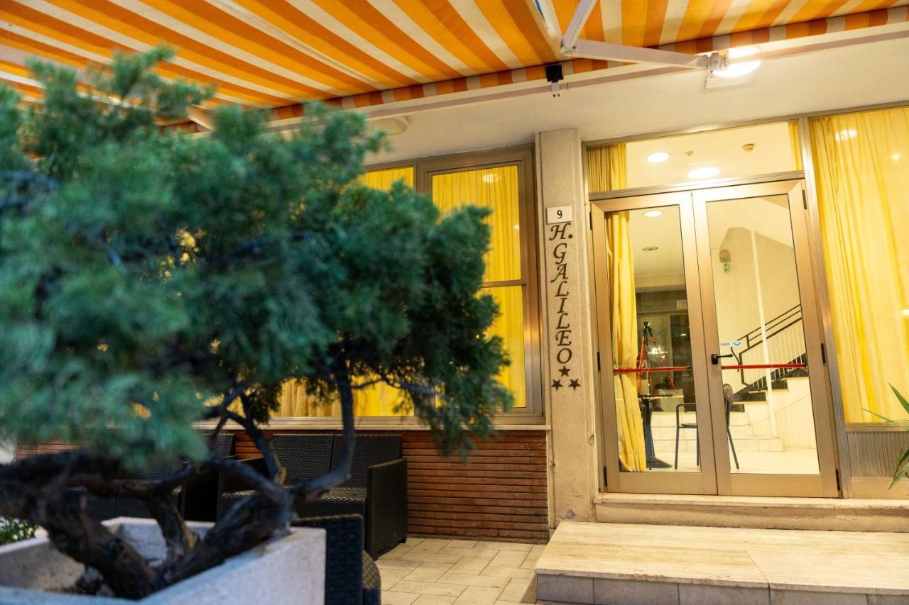 Hotel Galileo Rimini Bagian luar foto