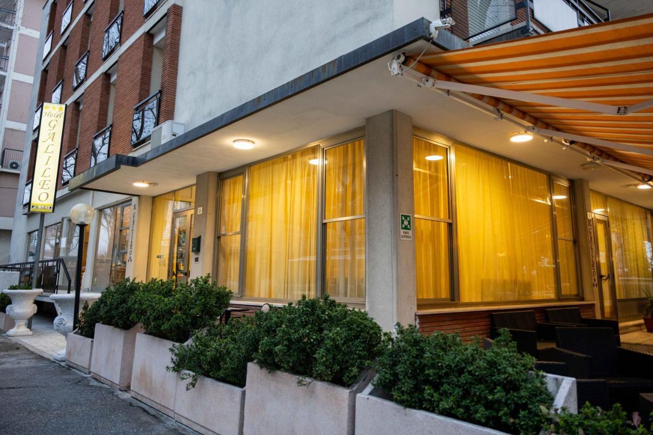 Hotel Galileo Rimini Bagian luar foto